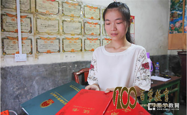 被吉林大学录取的18岁女孩火了,原因是她发明了车灯并获得ZL