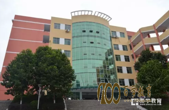 江西省16岁少年投诉学校违规补课收费却遭劝退!!!