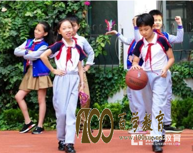 三点半放学,家长遇接娃烦恼,学生真的减负了吗?
