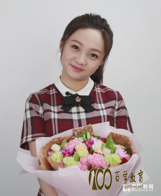 林妙可在教育机构当老师 林妙可教英语确定不是误人子弟