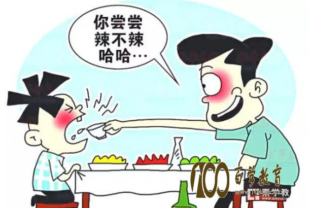拿筷子沾酒逗小孩这样好吗?千万不能让小孩子碰酒!